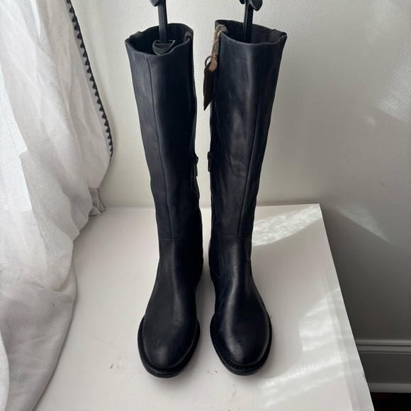 NEW Born Shaunie Leather Knee High Tall Riding Boots, Black 6 US Wide - Picture 4 of 9